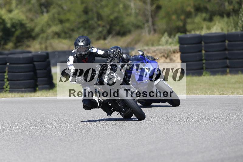 /Archiv-2025/48 25.08.2025 Cornu Master School ADR/blau-bleu/0-5